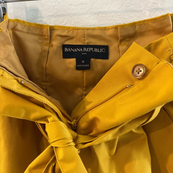 Banana republic Mustard yellow skirt - Picture 2 of 3
